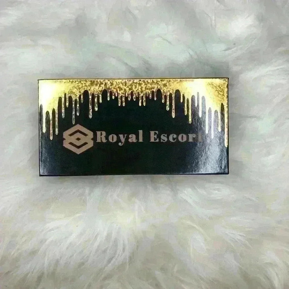 25mm Lashes Wifey - Picture 2 of 4